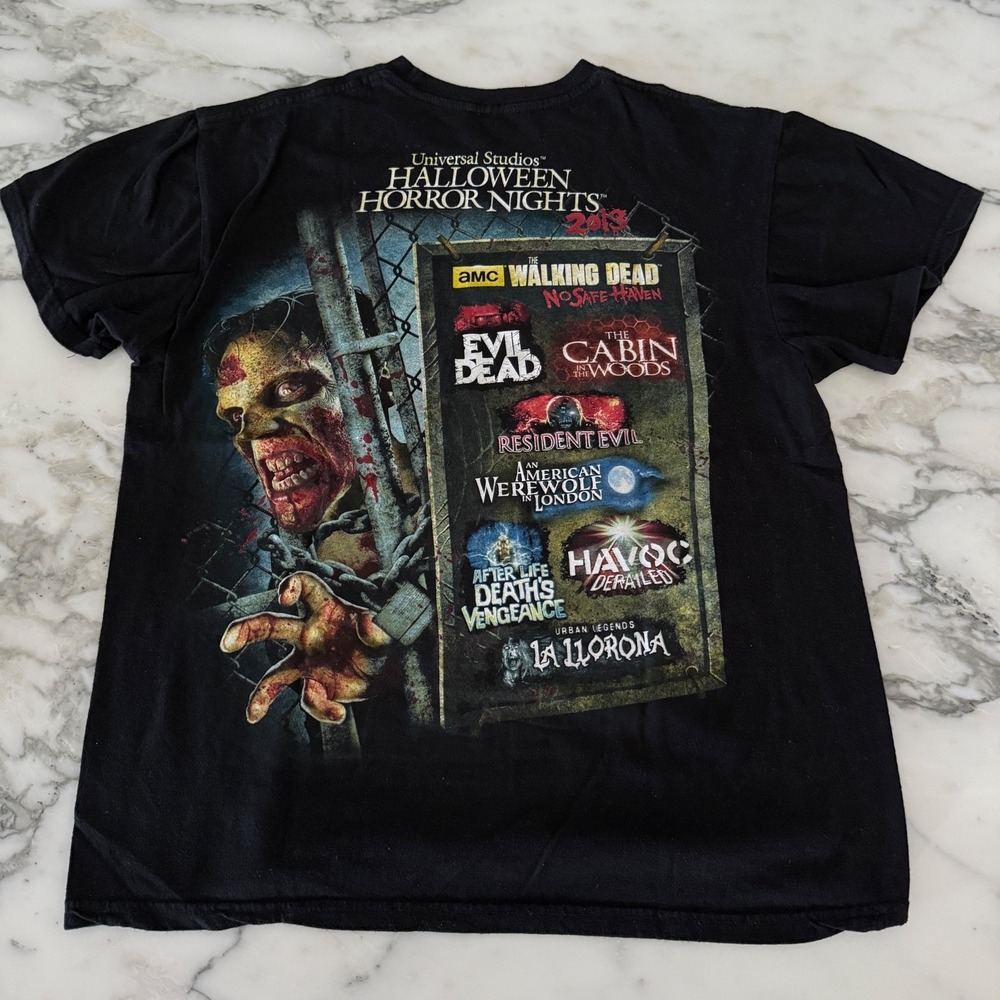 Universal Studios Halloween Horror Nights 2013 Graphic  BLackT-shirt Men Medium